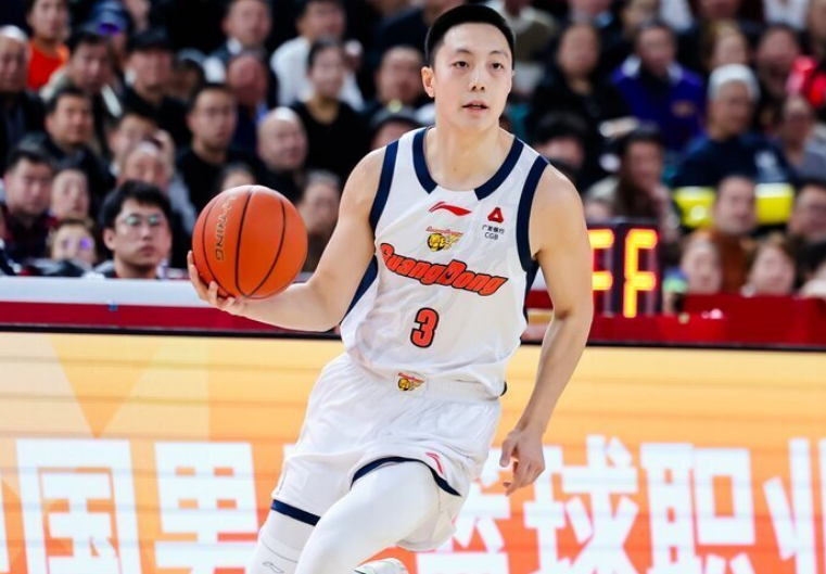 乐玩体育app下载-广东大胜送四川17连败：胡明轩26分超朱芳雨 奎因36+11+6+6